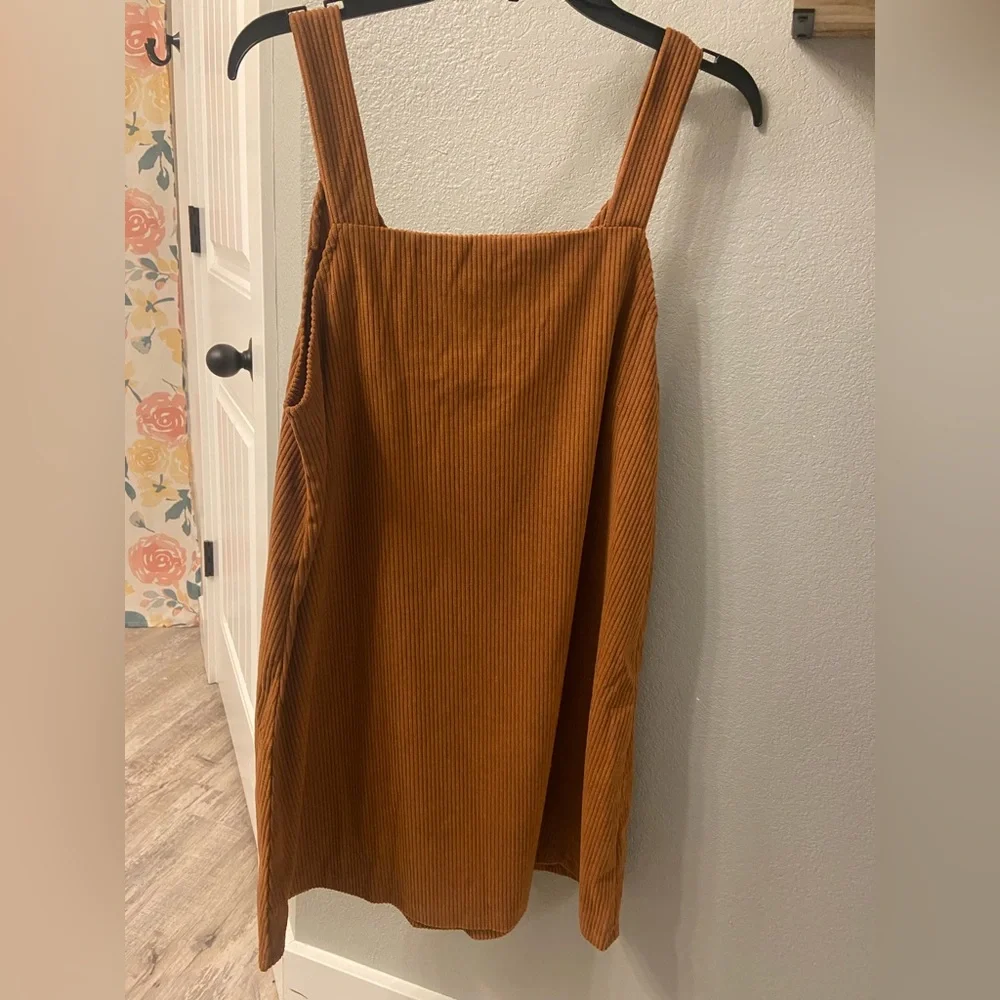 Dress - Picture 2 of 3